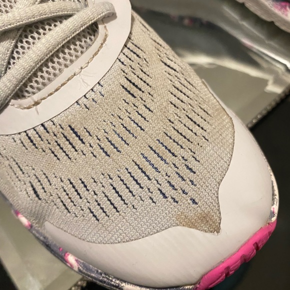 Under Armour - Picture 7 of 7